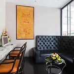 Hemingways Silk Hotel