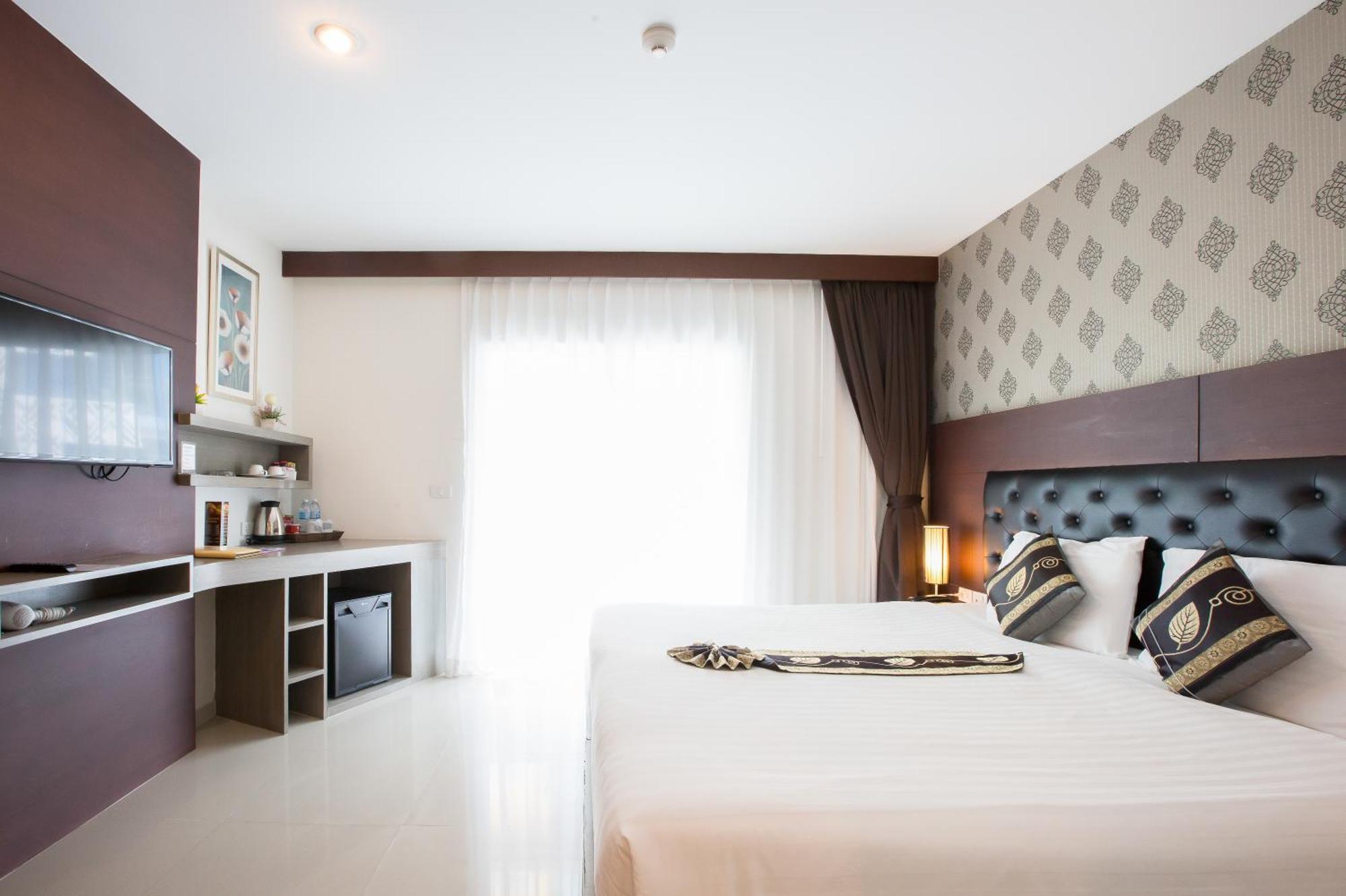 Hemingways Silk Hotel 4*