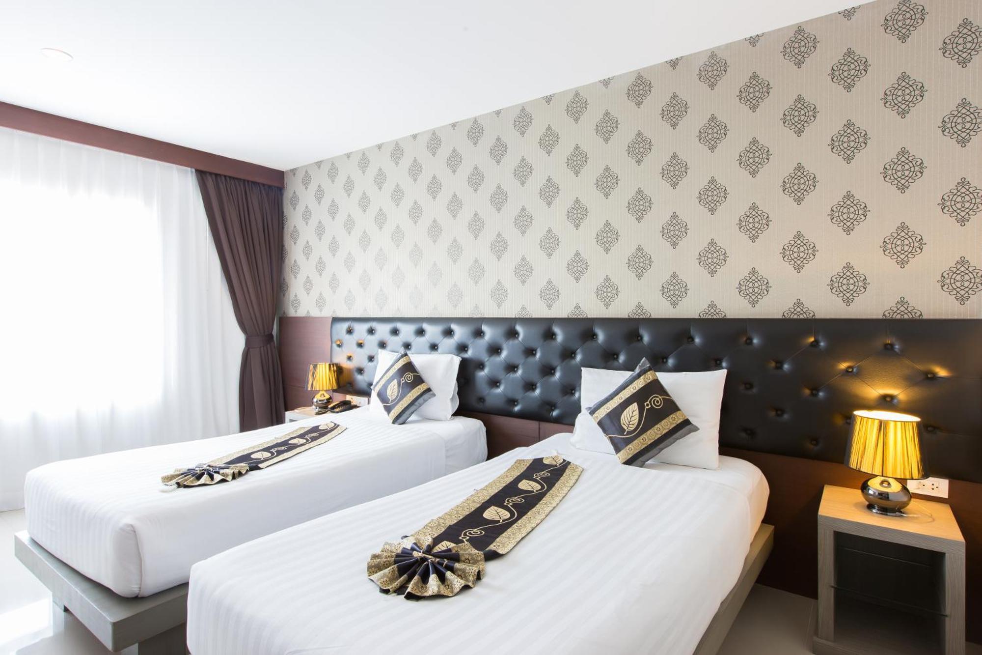 Hemingways Silk 4* Patong